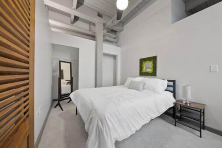 Room 50 of 237