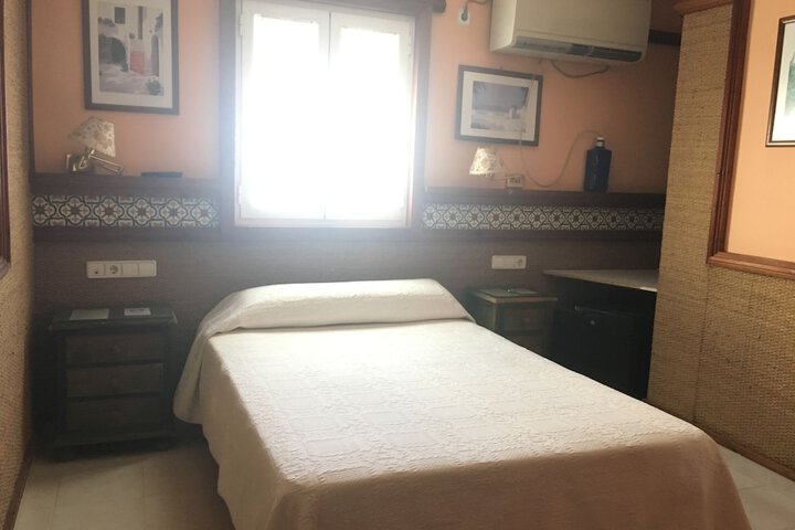 Room 7 of 27