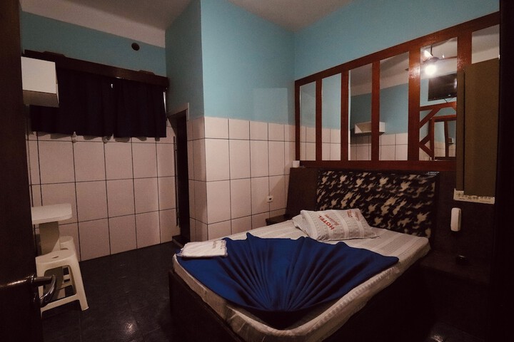 Room 44 of 70
