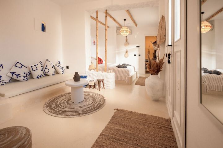 Room 44 of 68