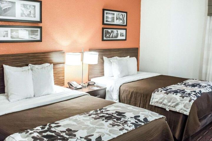 Queen Bed Accessible (2 of 8)