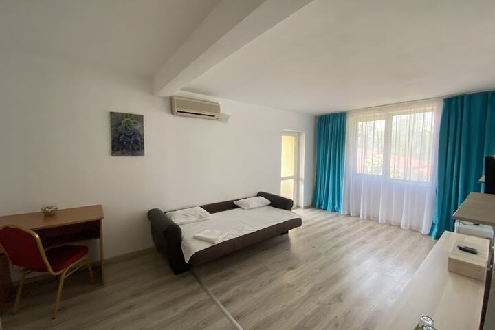Room 14 of 30
