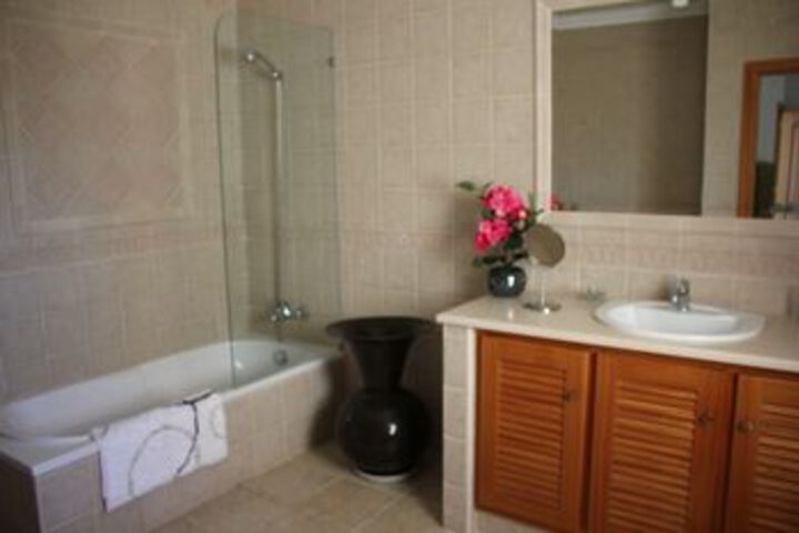Room 2 of 35