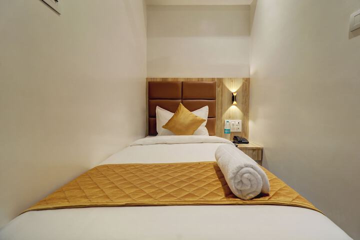 Room 13 of 26