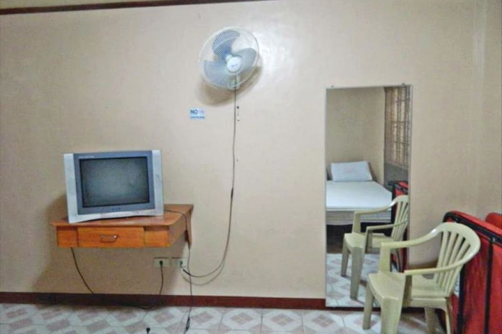 Room 12 of 26