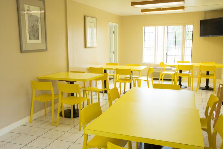 Breakfast area