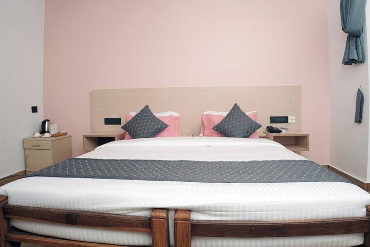 Room 2 of 49