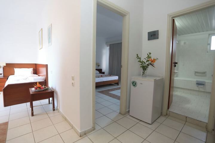 Room 15 of 83