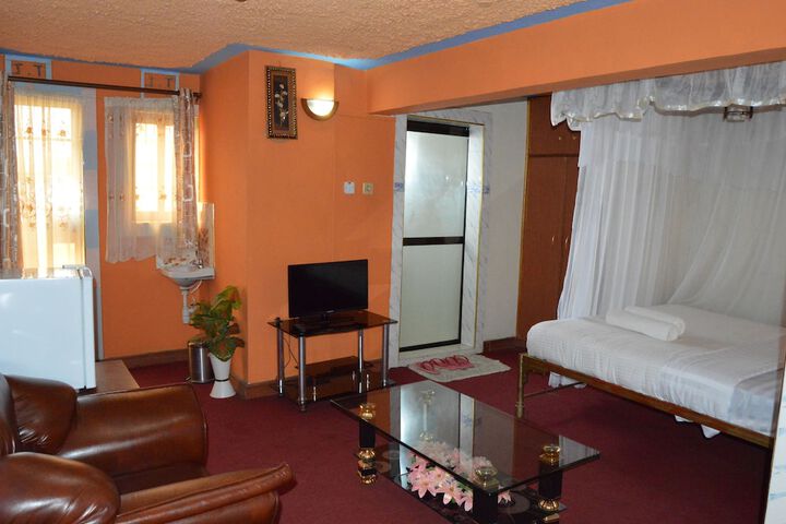 Room 9 of 15