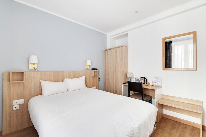 Room 20 of 49