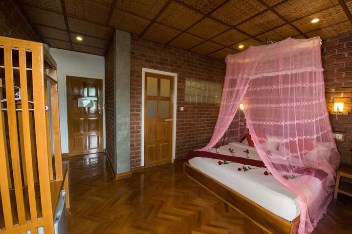 Room 4 of 46