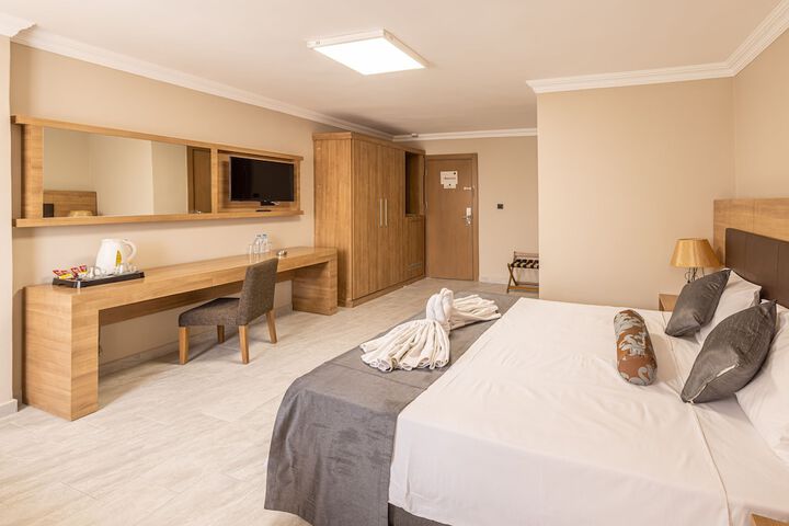 Room 7 of 28