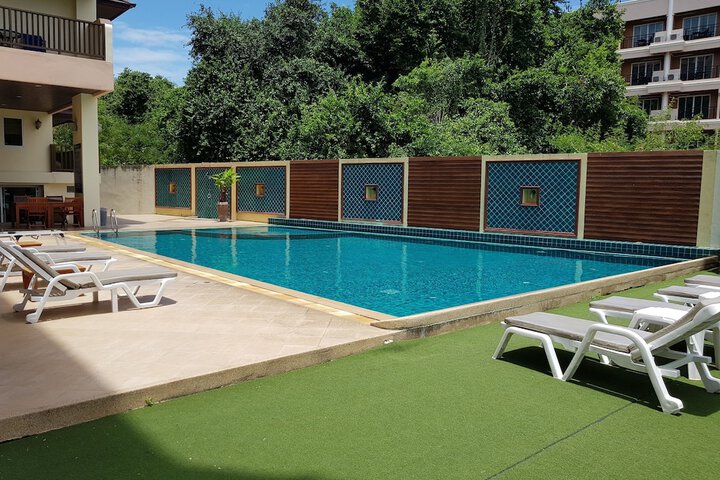 Hotel with Pool