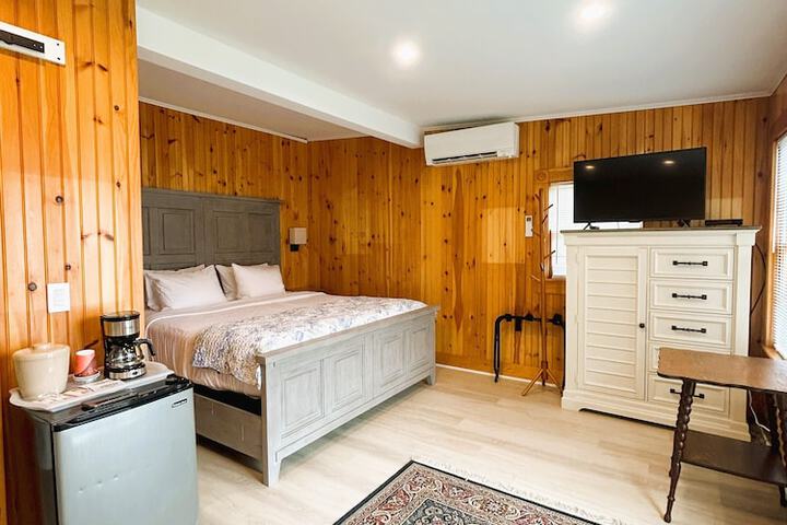 Room 10 of 26
