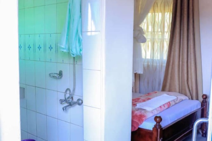 Room 7 of 20