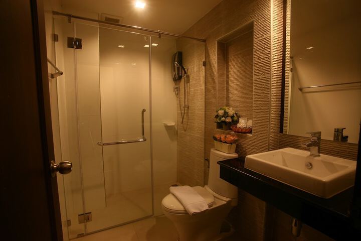 Room 25 of 34
