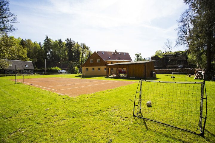 Tennis court