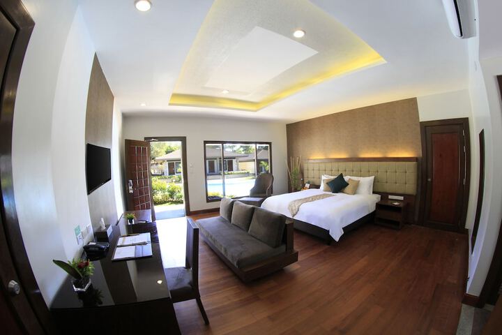 Room 9 of 74