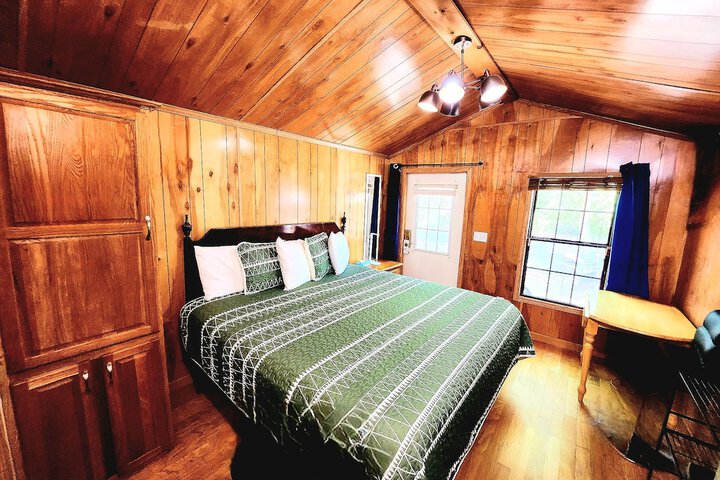 Room 13 of 19