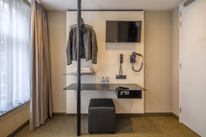 Room 31 of 42