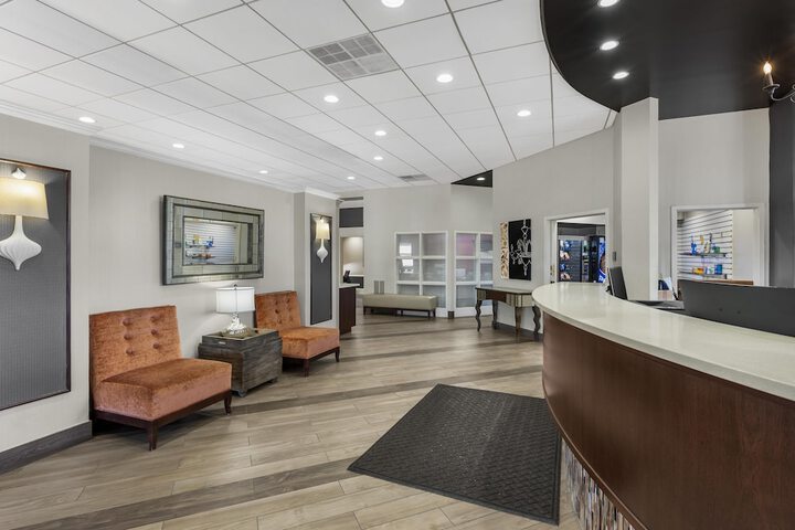 Entrance & Lobby