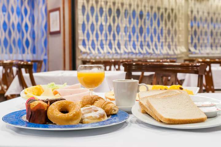 Breakfast/Coffee Service 18 of 42