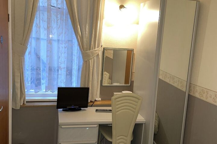 Room 11 of 51