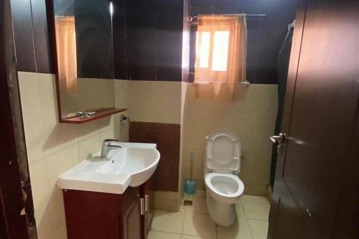 Room 14 of 34