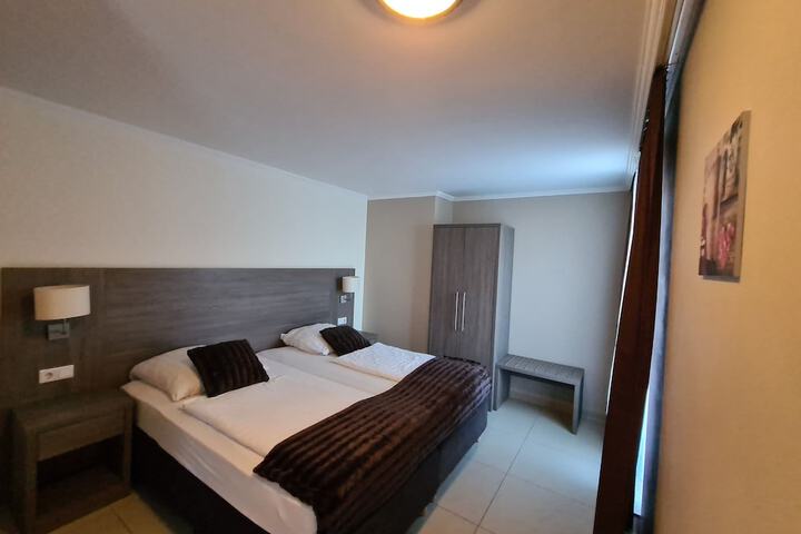 Room 13 of 44