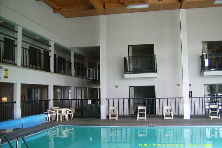 Hotel Pool