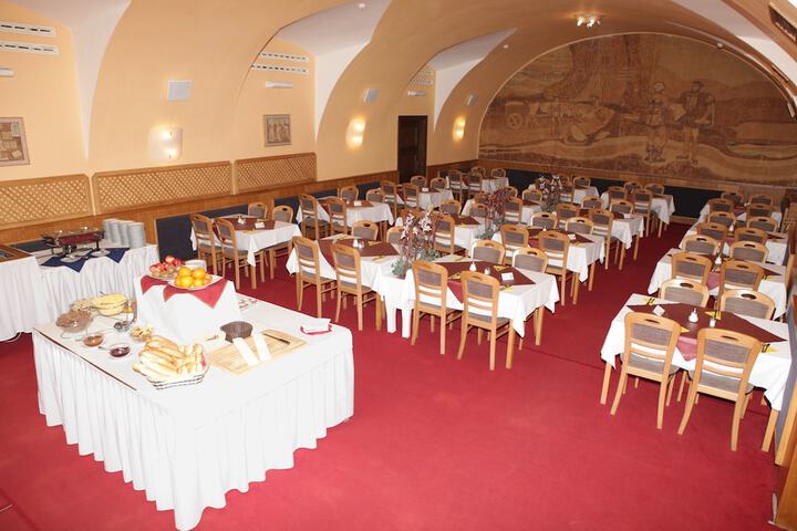 Dining Photos