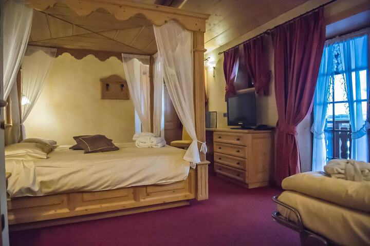 Room 15 of 69