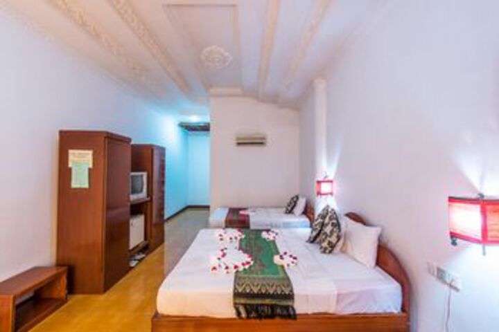 Room 30 of 63