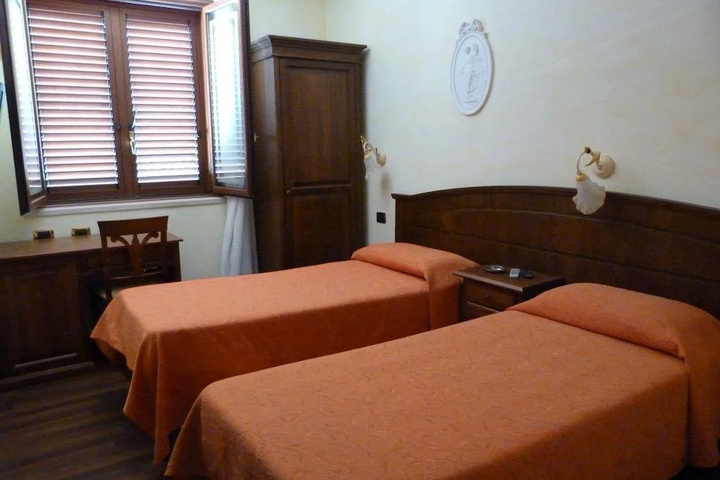 Room 2 of 13
