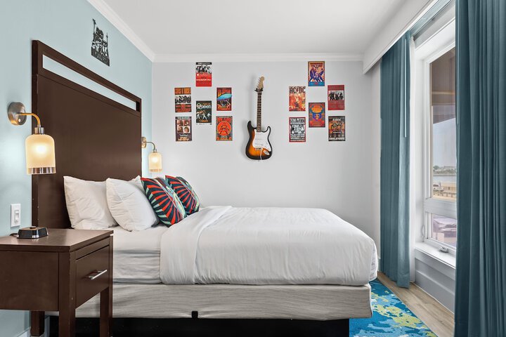 Room 20 of 37