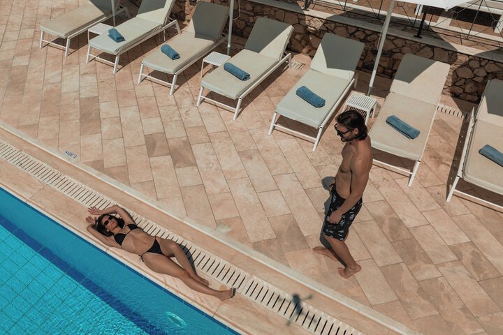 Pool 59 of 102