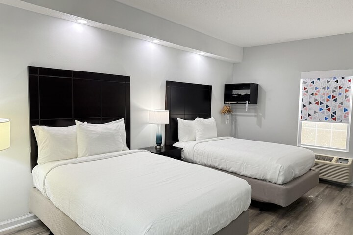 Room 2 of 13