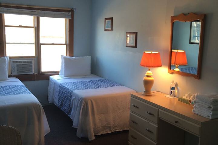 Room 4 of 49