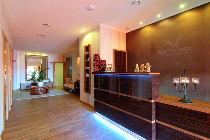 Concierge desk