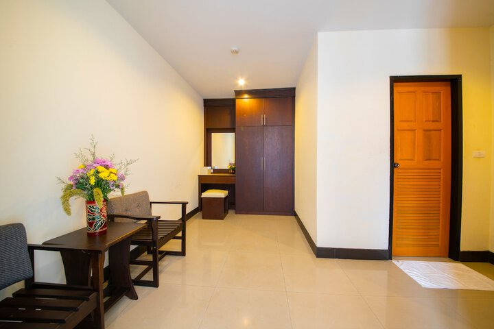 Room 13 of 24