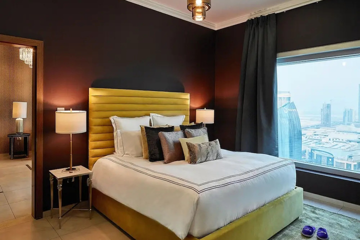 Room 4 of 28