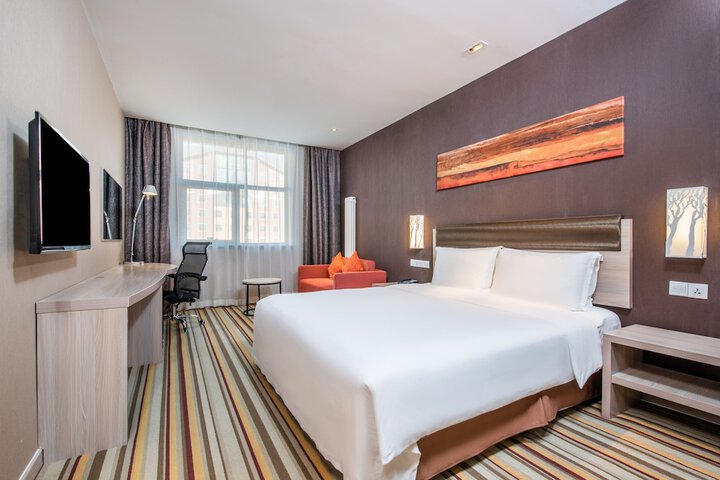 Room 14 of 87
