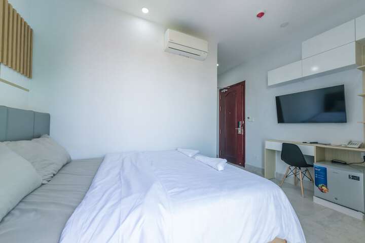 Room 9 of 148