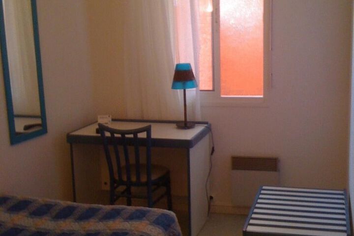 Room 8 of 51