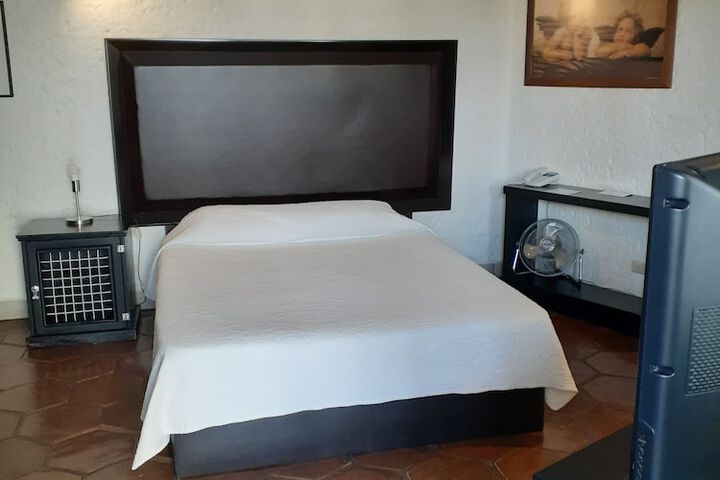 Room 25 of 66