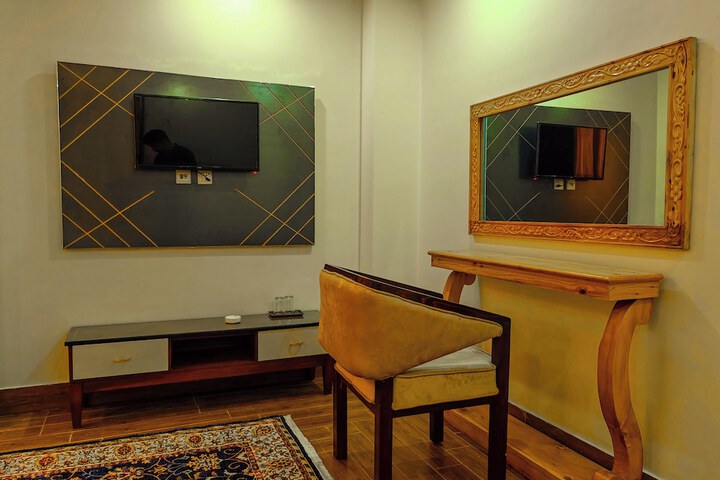 Room 4 of 43