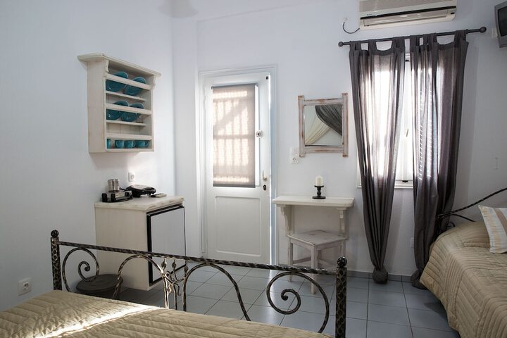 Room 8 of 75