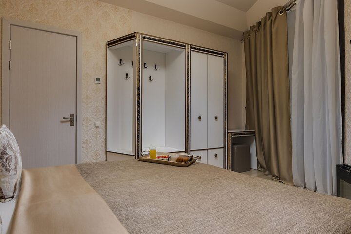Room 28 of 113