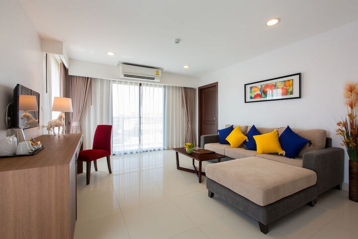 Room 52 of 103