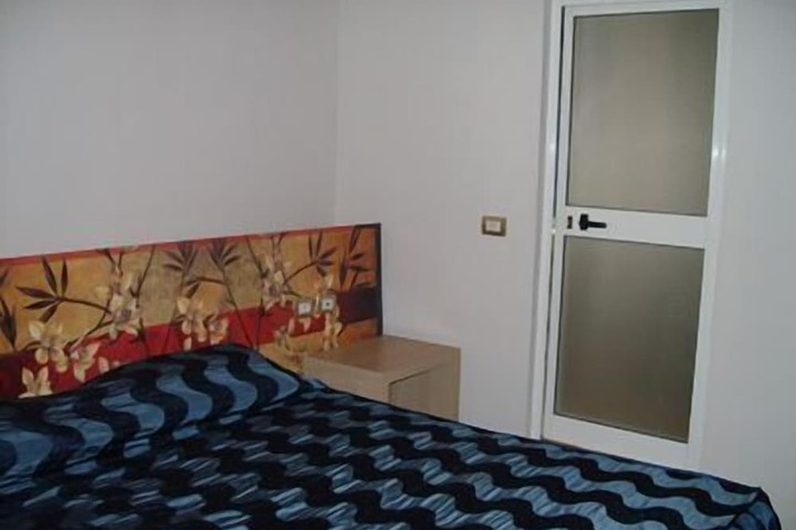 Room 12 of 23